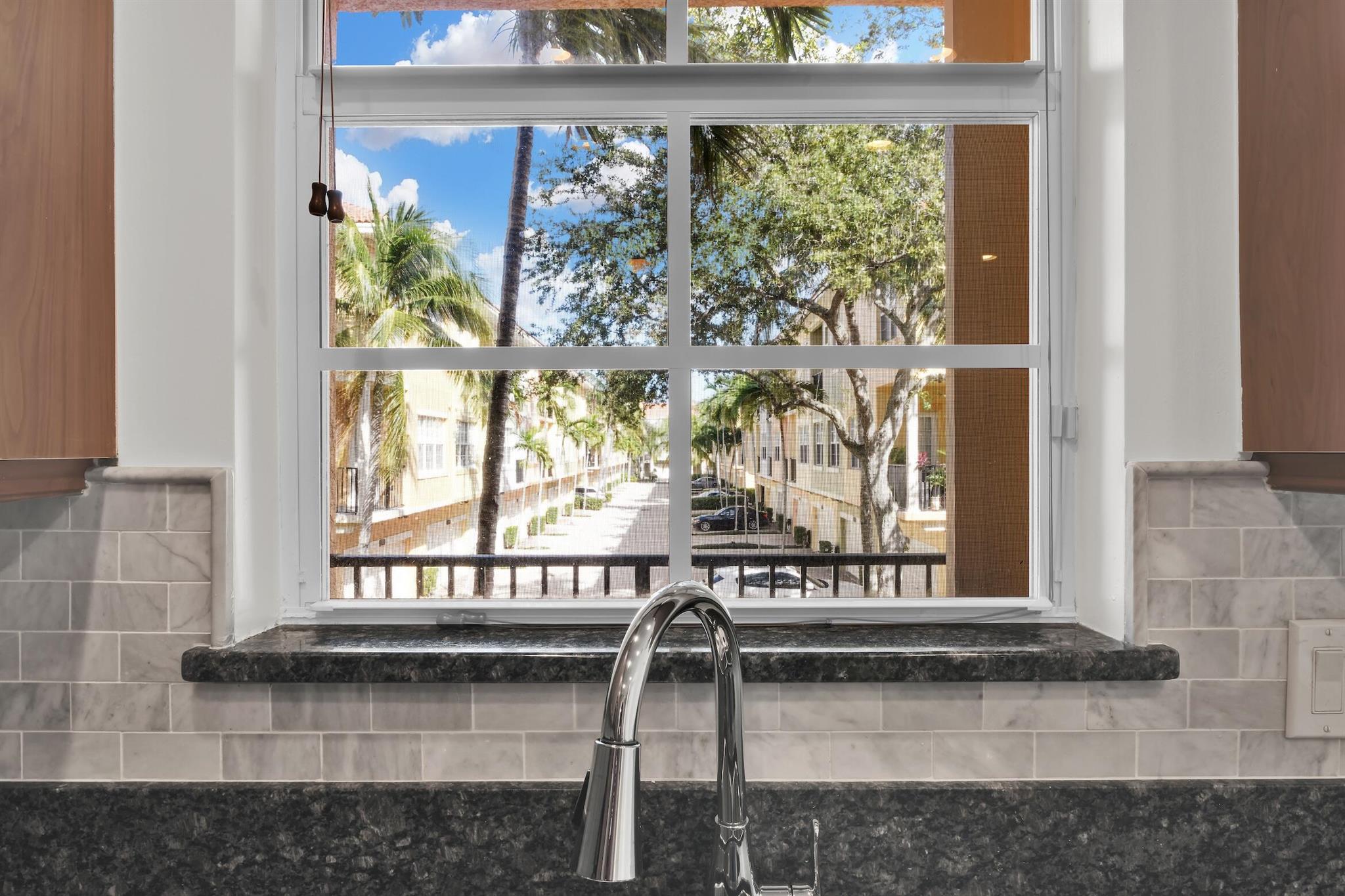 HARBOUR OAKS - Residential Lease