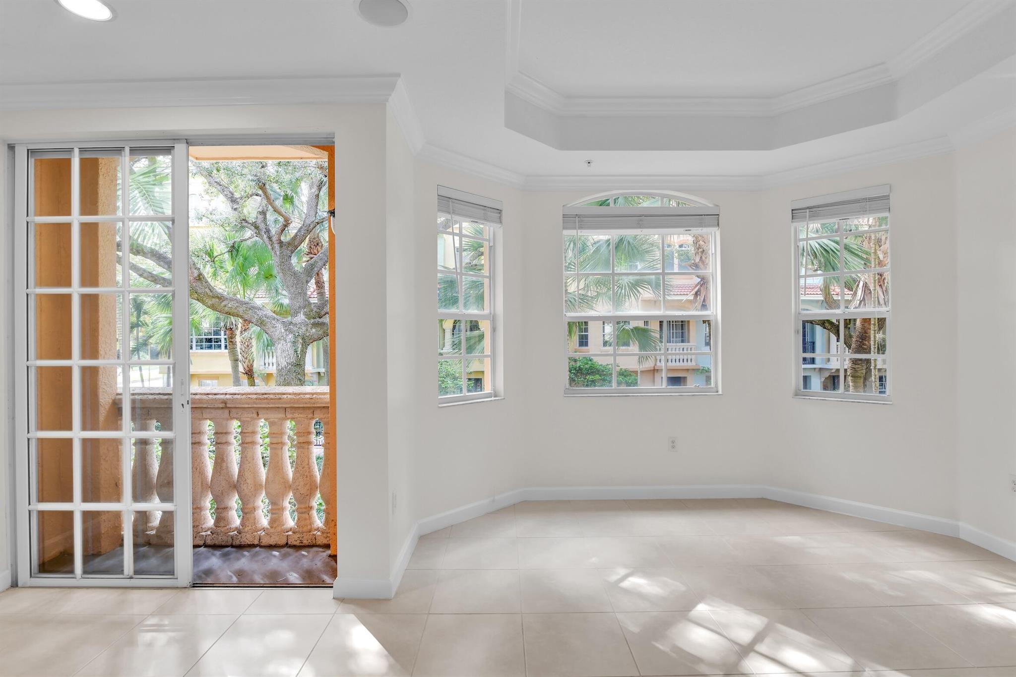 HARBOUR OAKS - Residential Lease