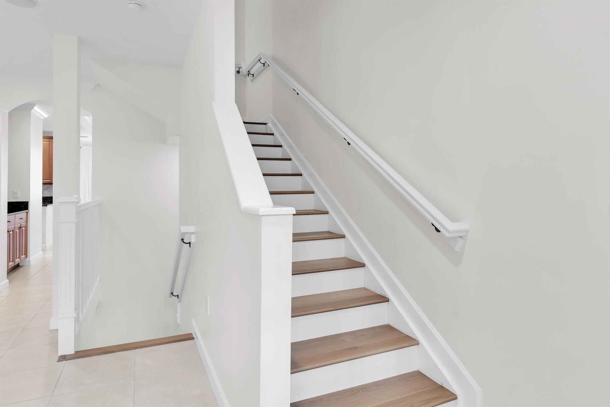 HARBOUR OAKS - Residential Lease