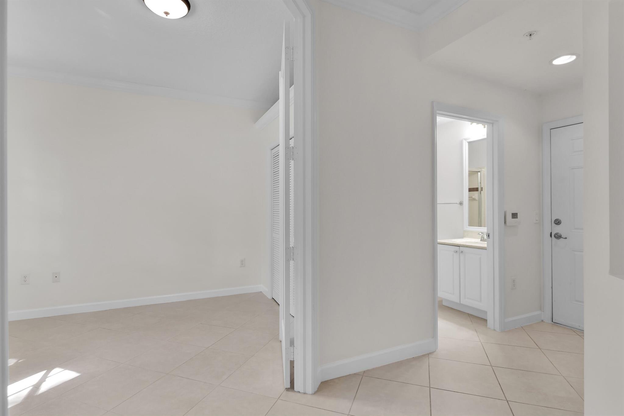 HARBOUR OAKS - Residential Lease