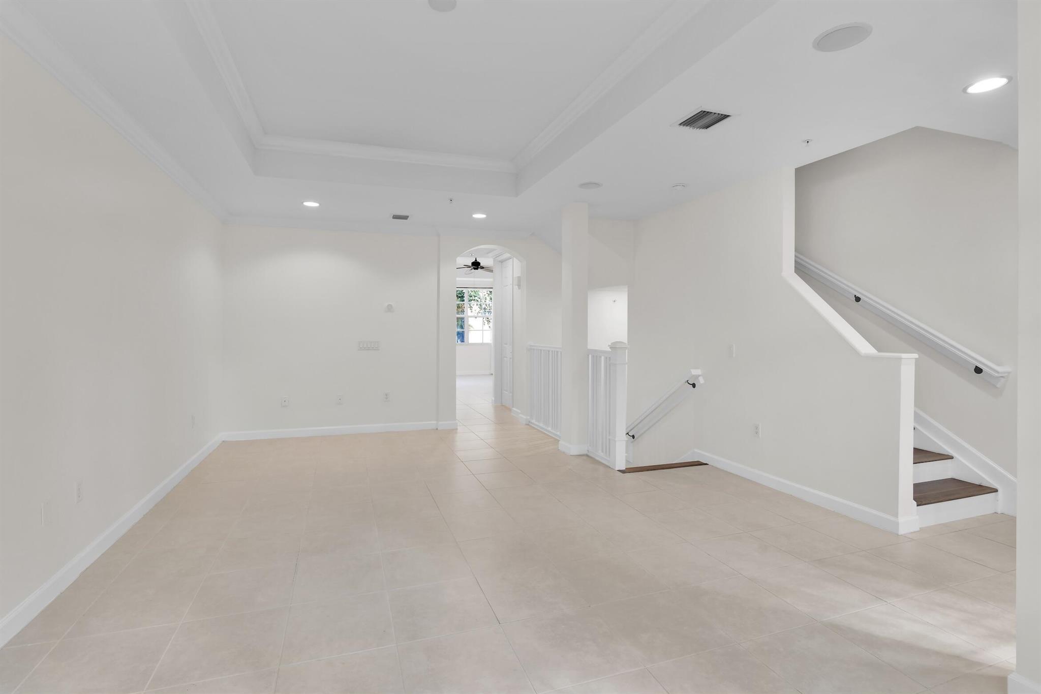 HARBOUR OAKS - Residential Lease