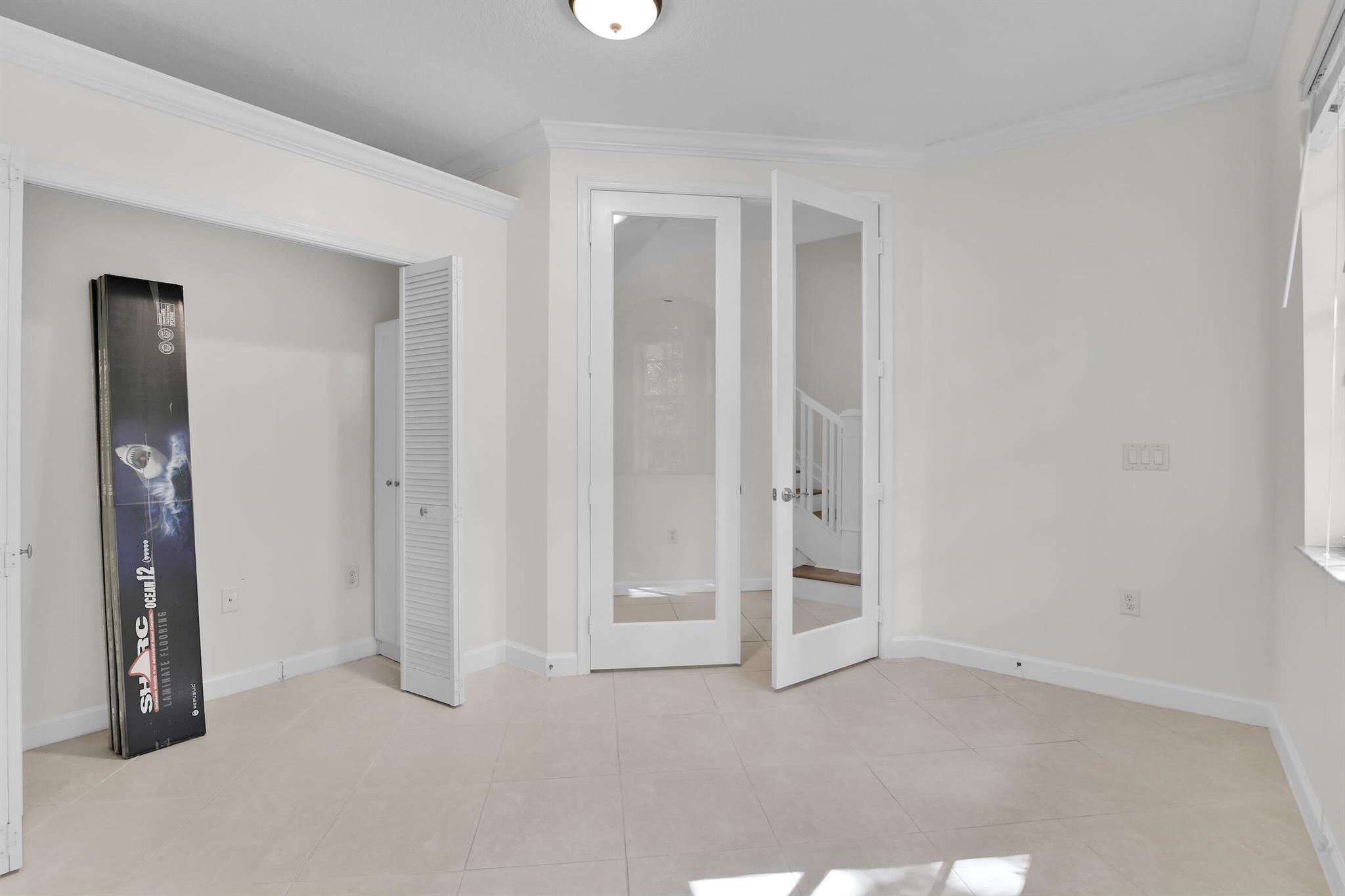 HARBOUR OAKS - Residential Lease