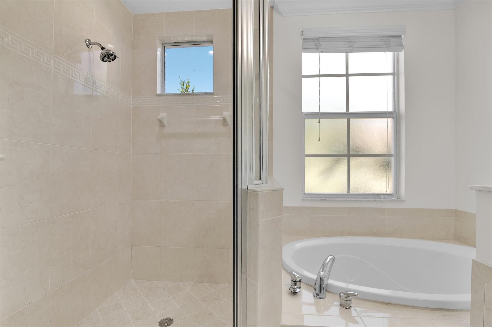 HARBOUR OAKS - Residential Lease