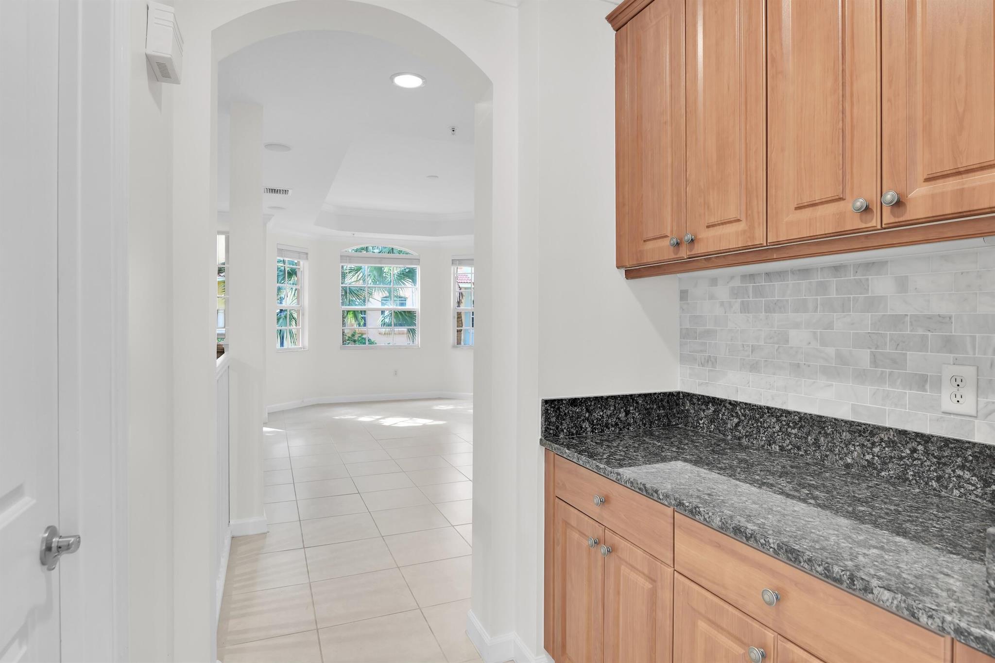 HARBOUR OAKS - Residential Lease