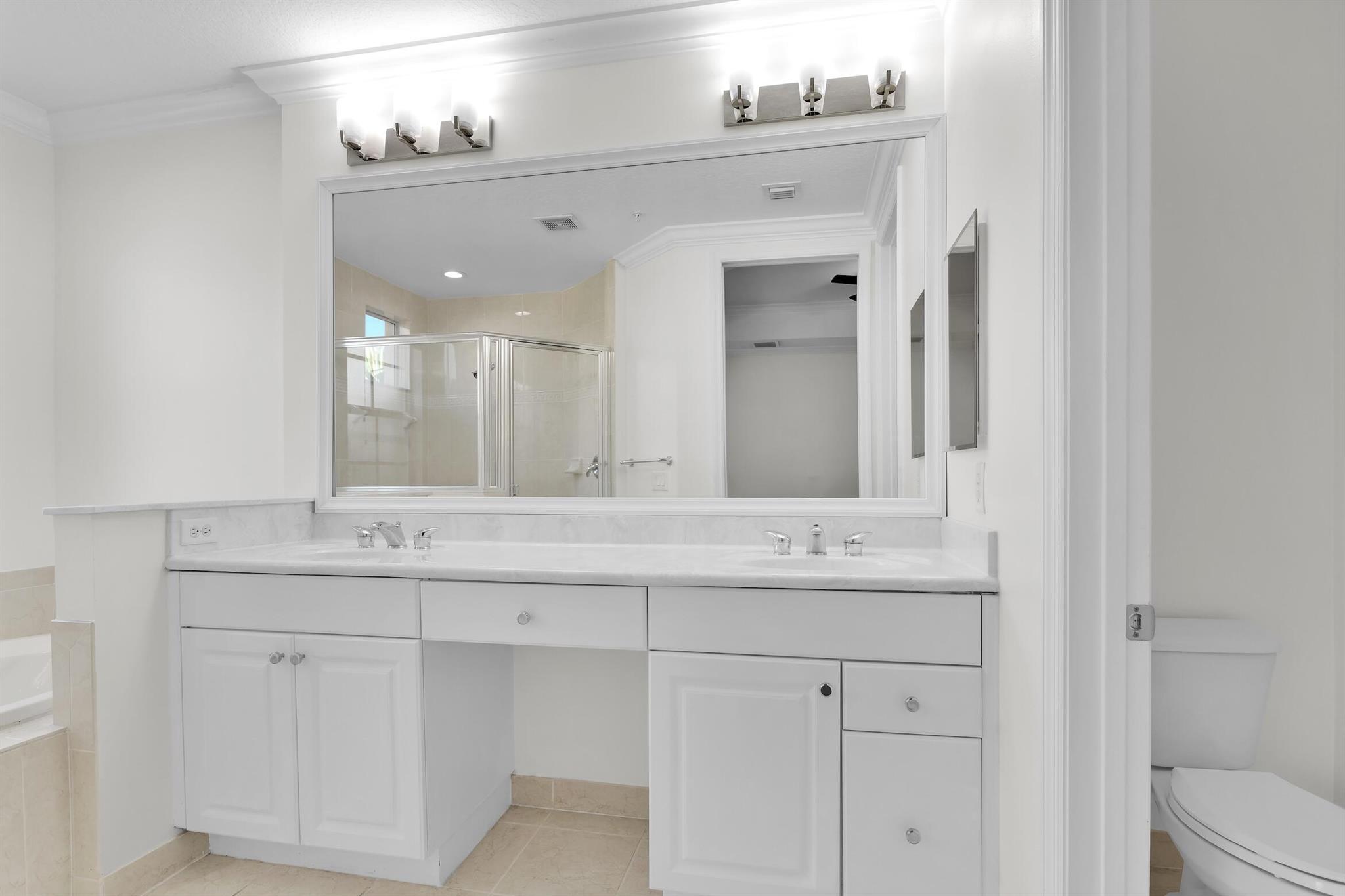 HARBOUR OAKS - Residential Lease