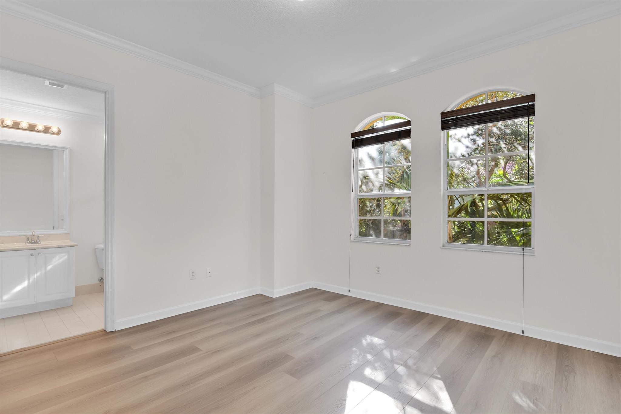 HARBOUR OAKS - Residential Lease