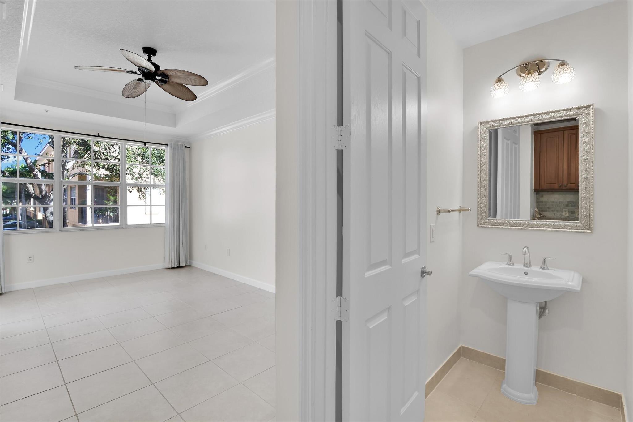 HARBOUR OAKS - Residential Lease
