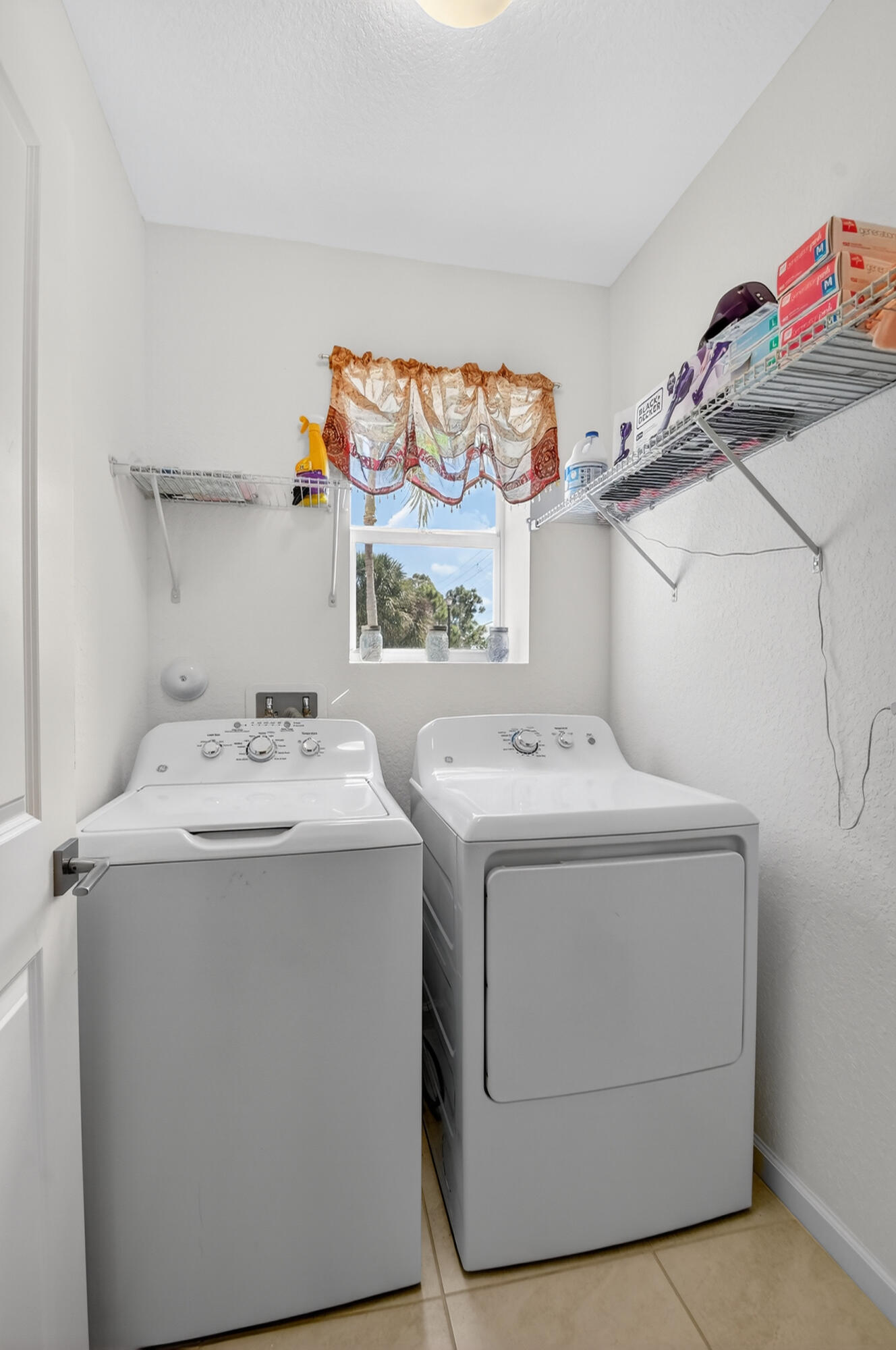 WHITNEY PARK - Residential