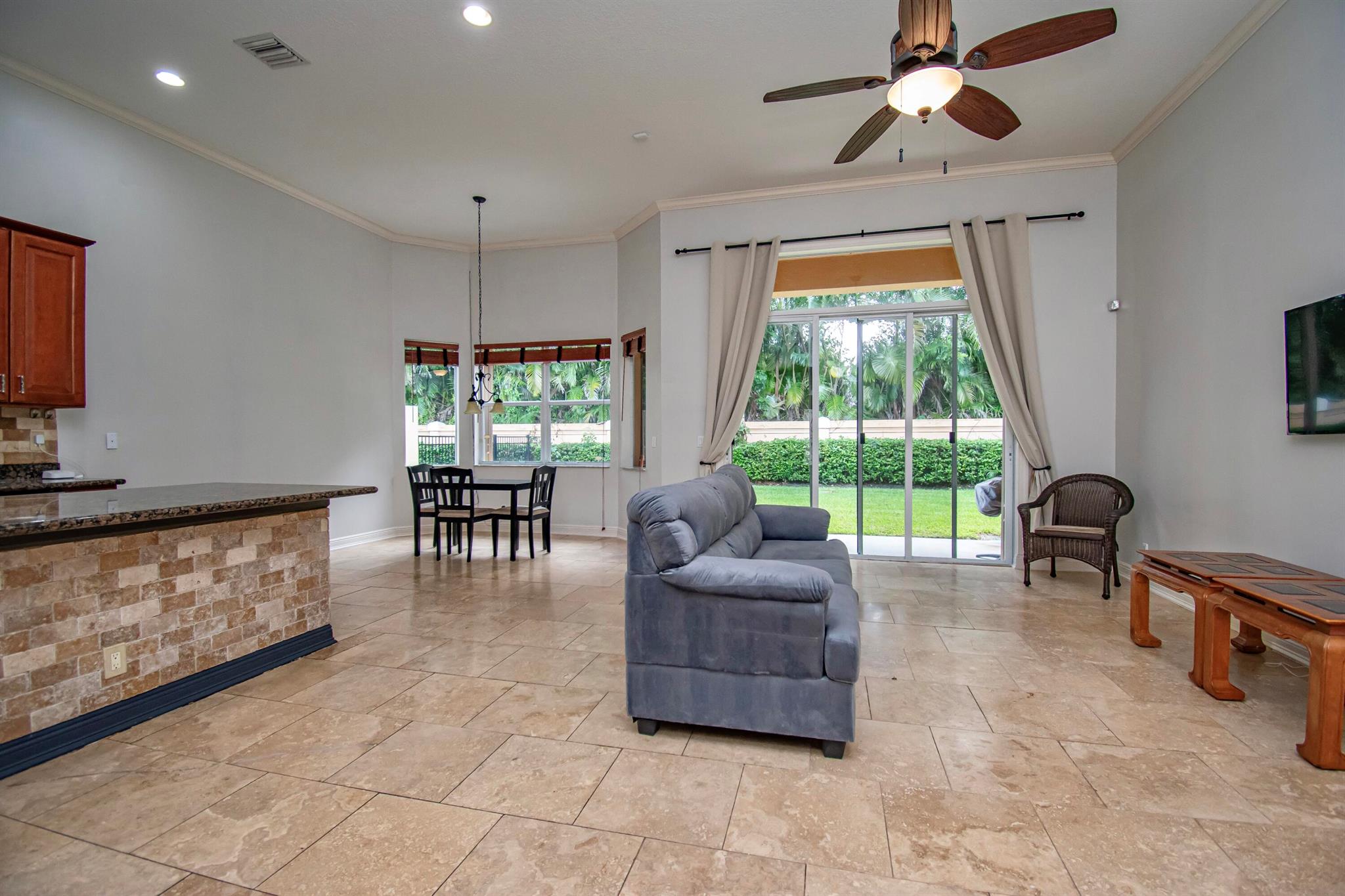 WYNDSONG ISLE ESTATES - Residential Lease