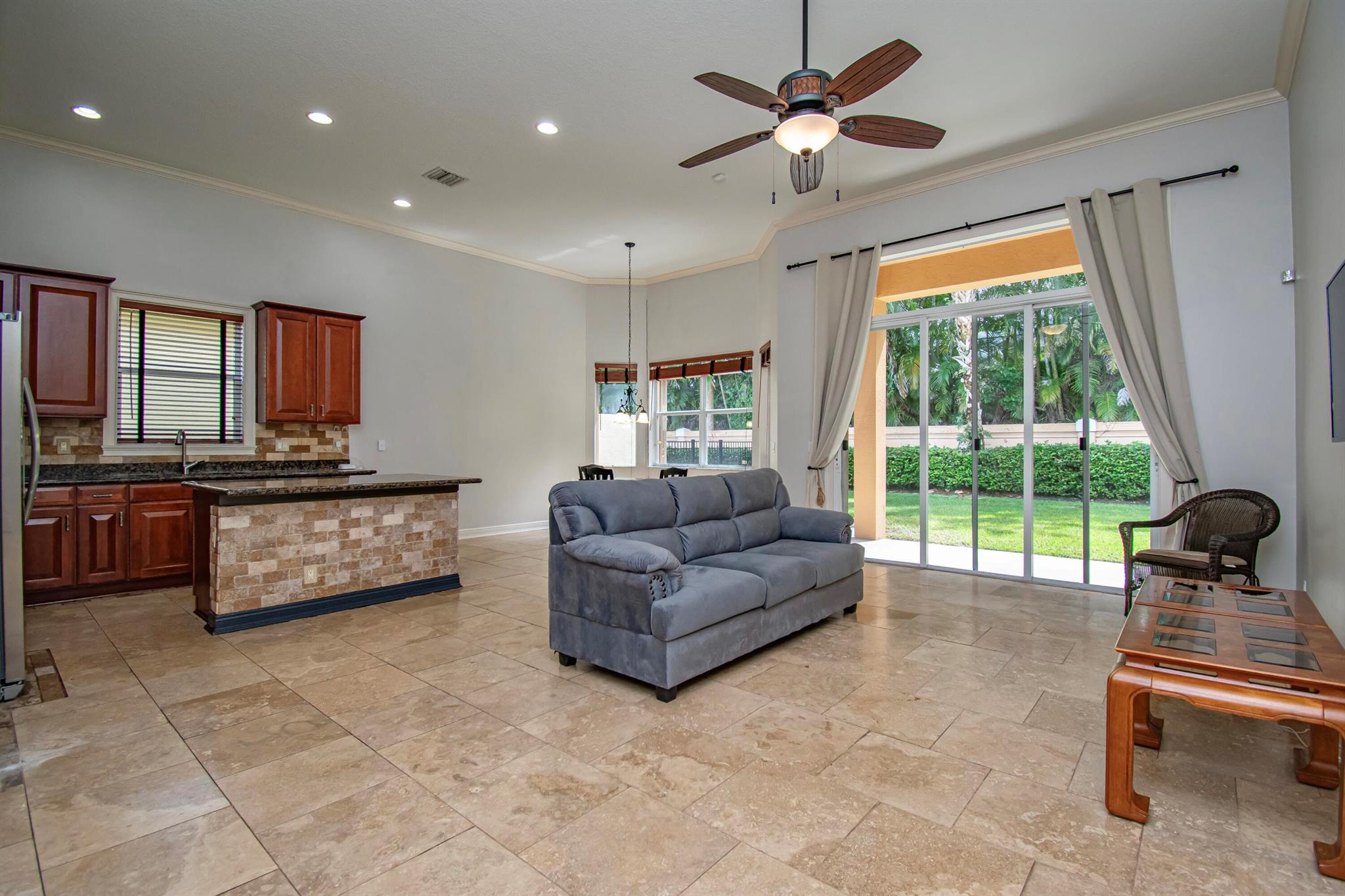 WYNDSONG ISLE ESTATES - Residential Lease