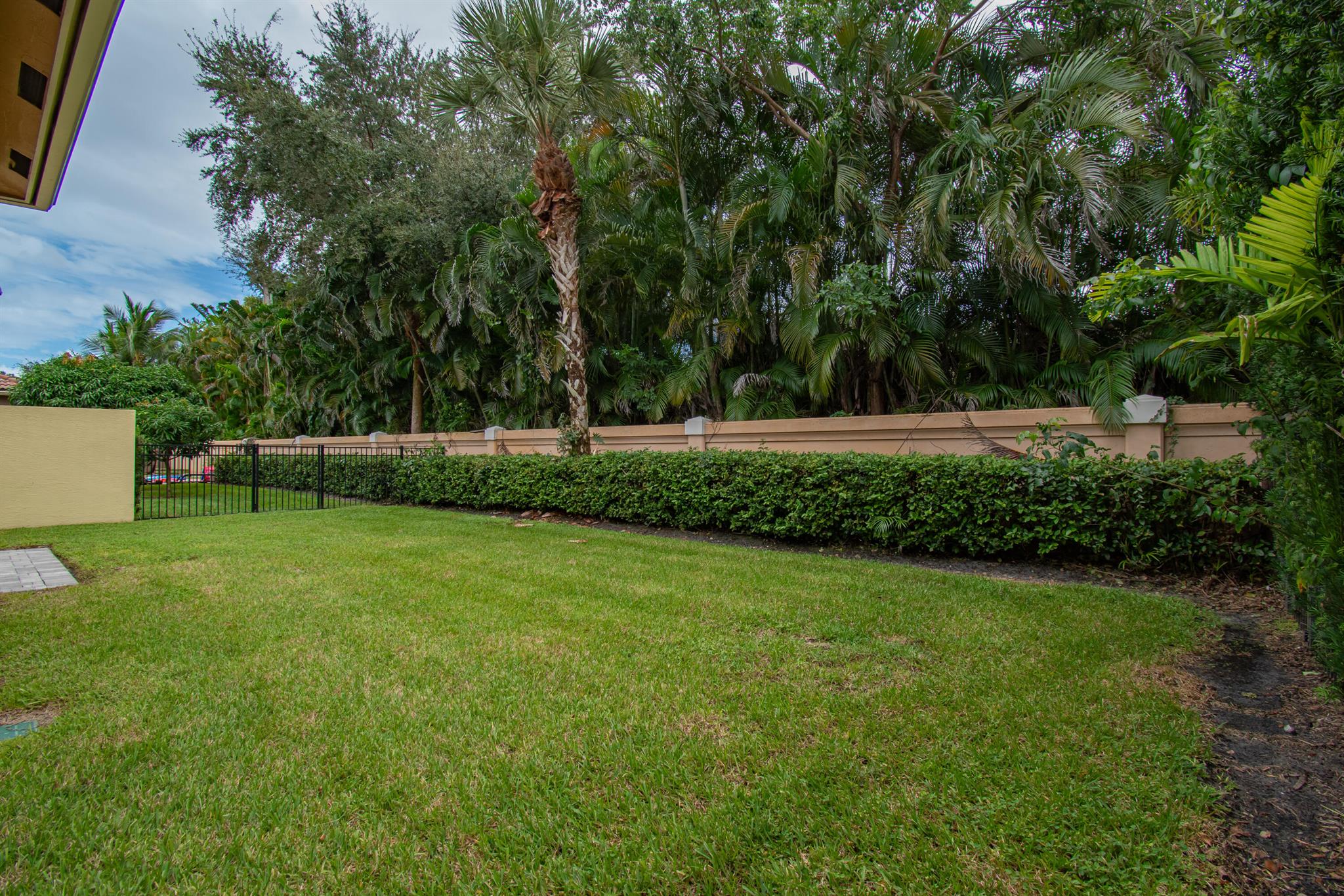 WYNDSONG ISLE ESTATES - Residential Lease