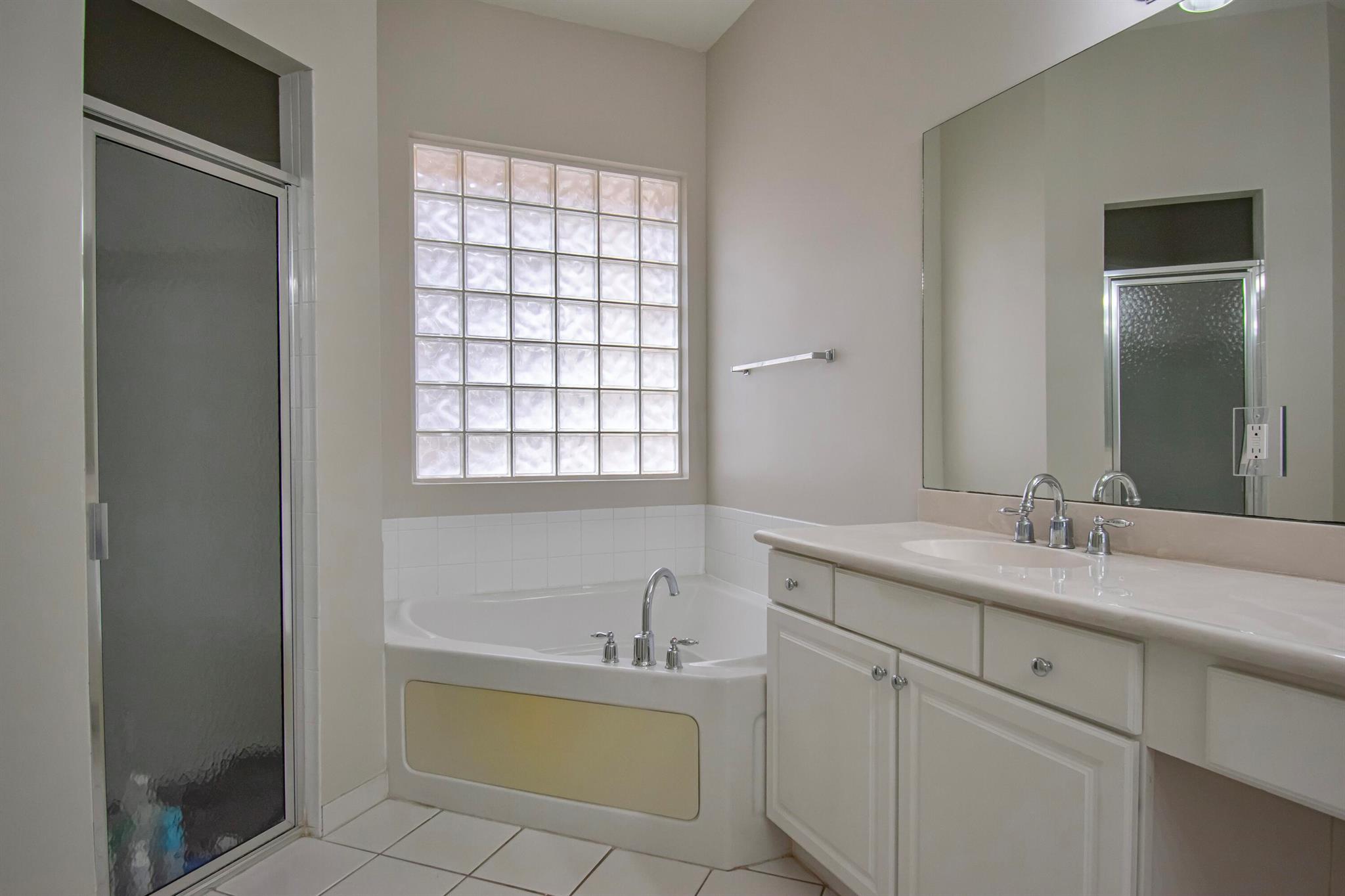 WYNDSONG ISLE ESTATES - Residential Lease