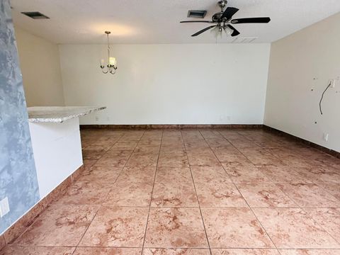 Tiny photo for 21 Crossings Circle #C, Boynton Beach, FL 33435 (MLS # B26021481)