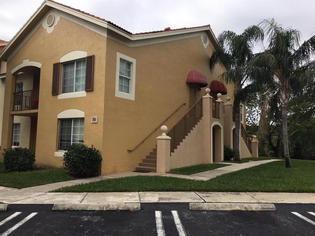 EMERALD ISLE AT LAGUNA LA - Residential Lease