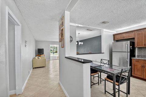 165 Amherst Lane Lake Worth FL 33467