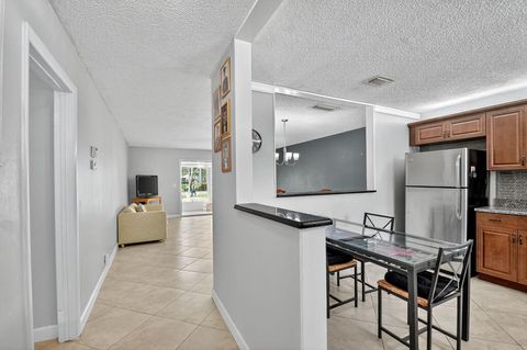 165 Amherst Lane Lake Worth FL 33467