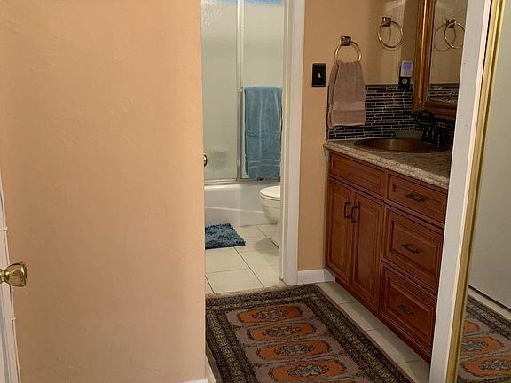 Palm Royal Apts Inc Condo - Residential Lease