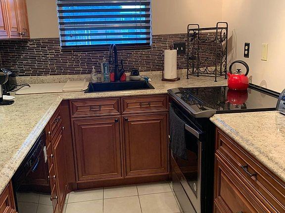 Palm Royal Apts Inc Condo - Residential Lease