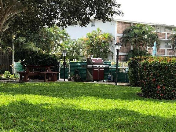 Palm Royal Apts Inc Condo - Residential Lease