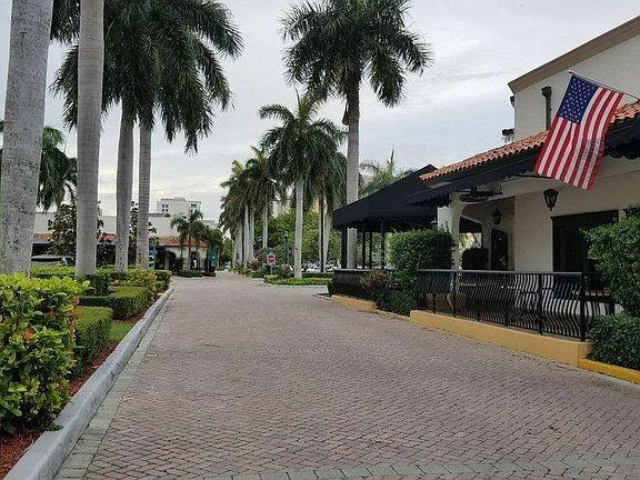 Palm Royal Apts Inc Condo - Residential Lease