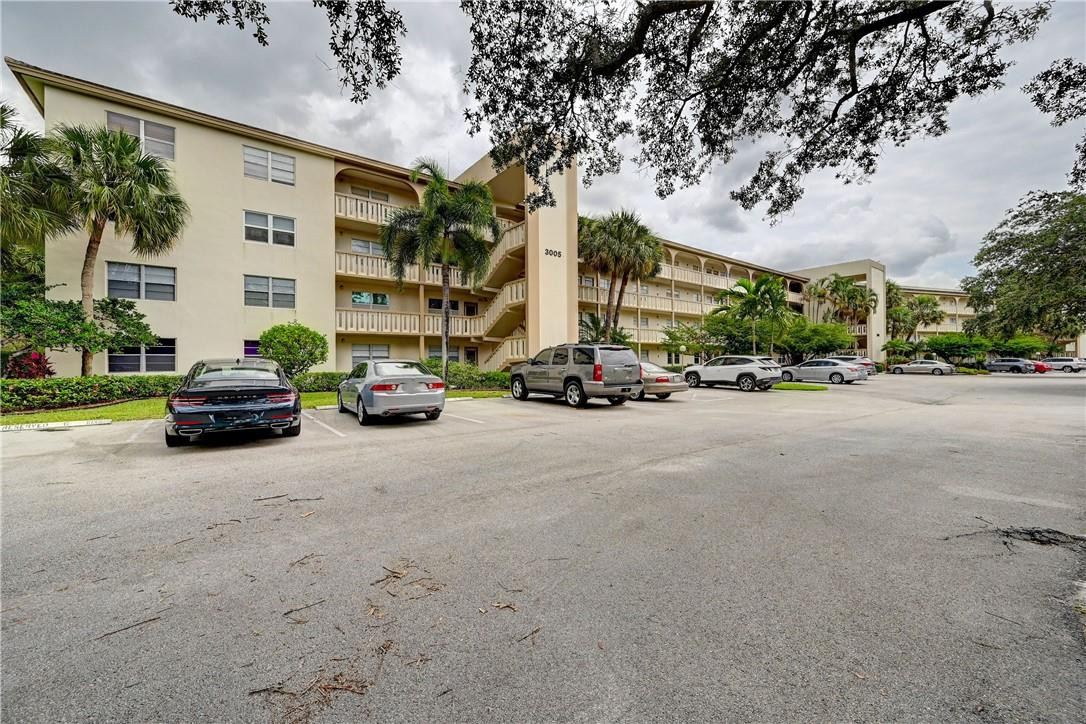 WYNMOOR VILLAGE - Residential
