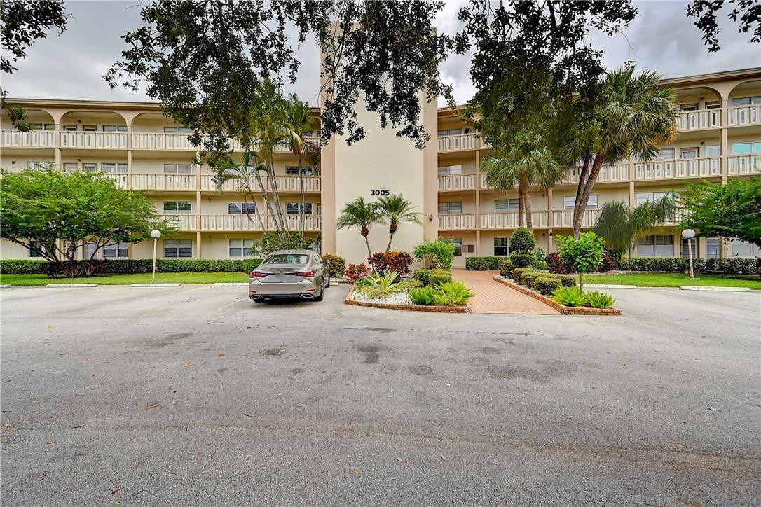 WYNMOOR VILLAGE - Residential