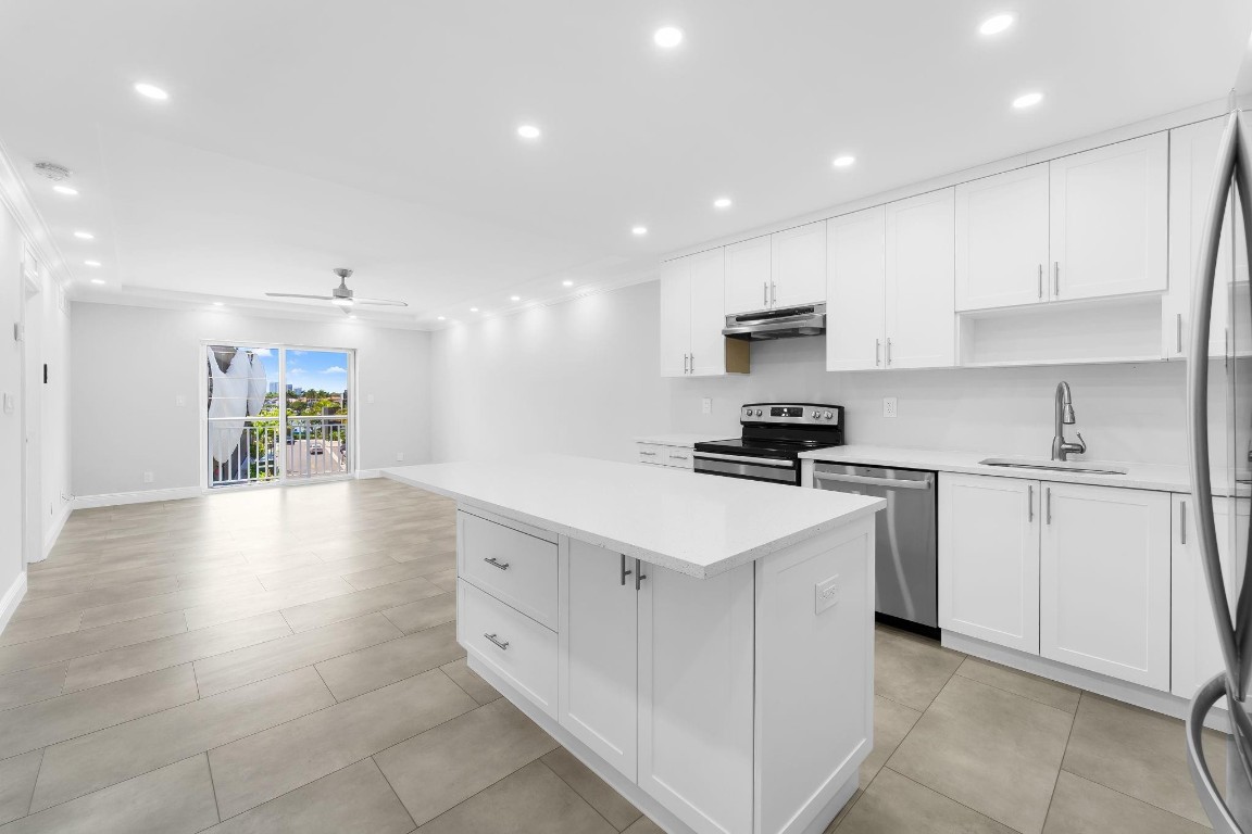 200 S Birch Road 408