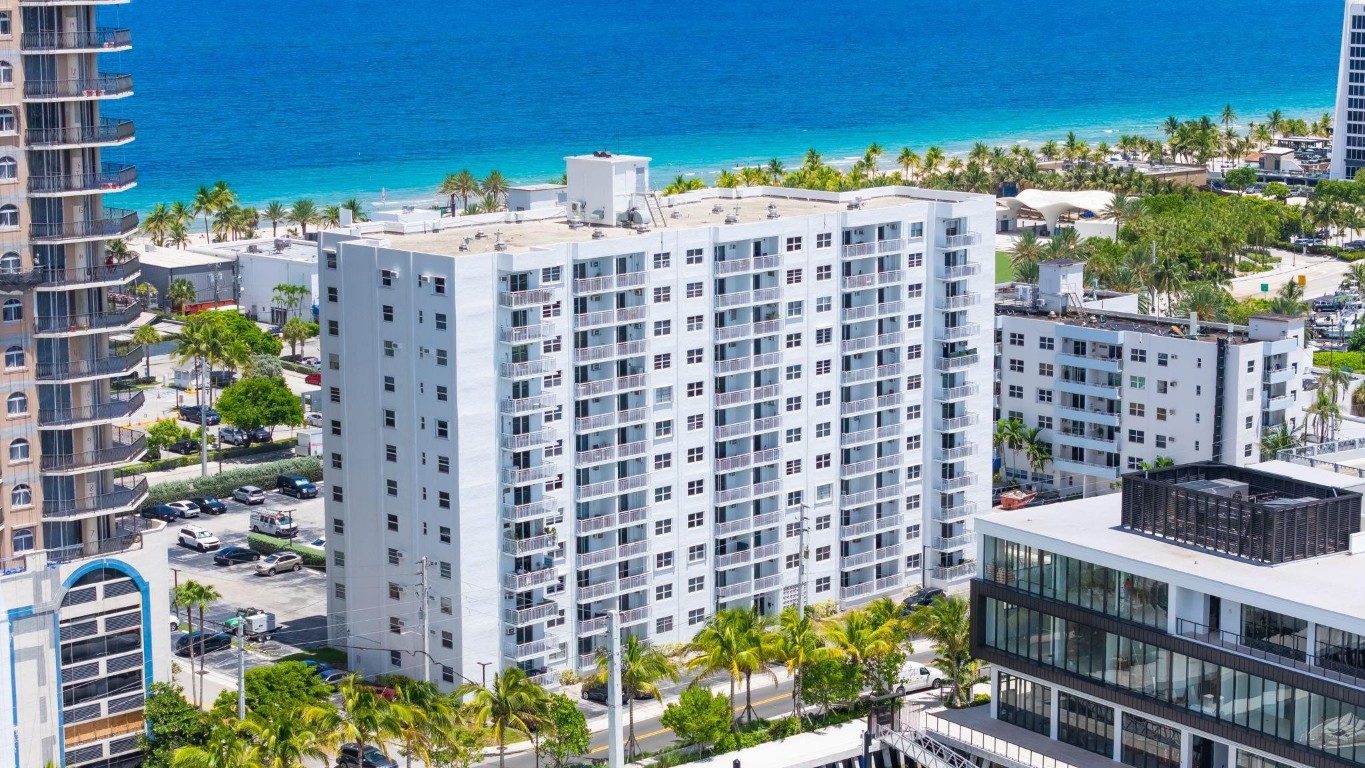 200 S Birch Road 408