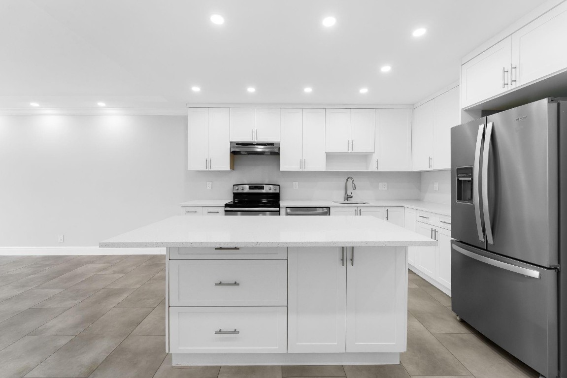 200 S Birch Road 408