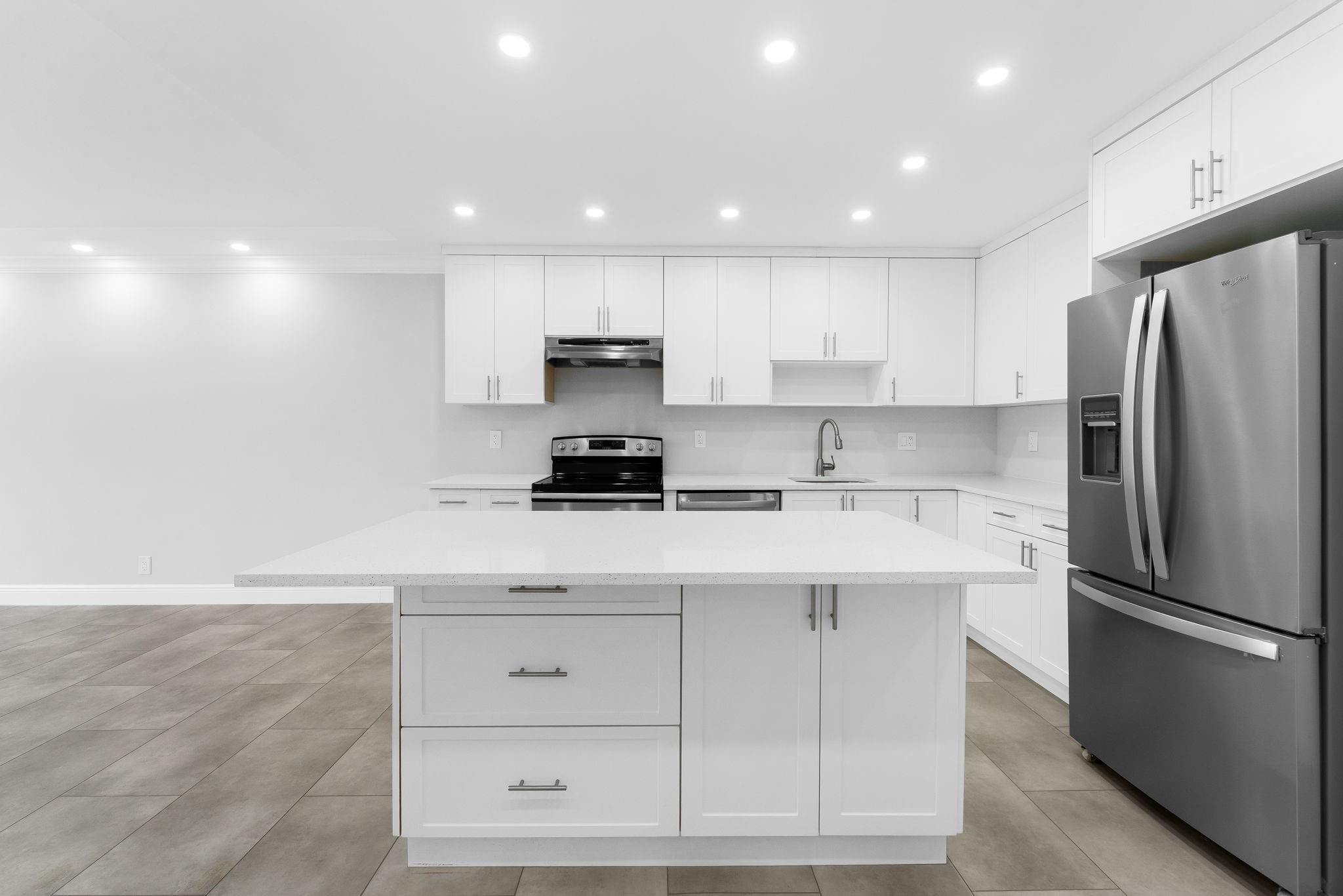 200 S Birch Rd 408