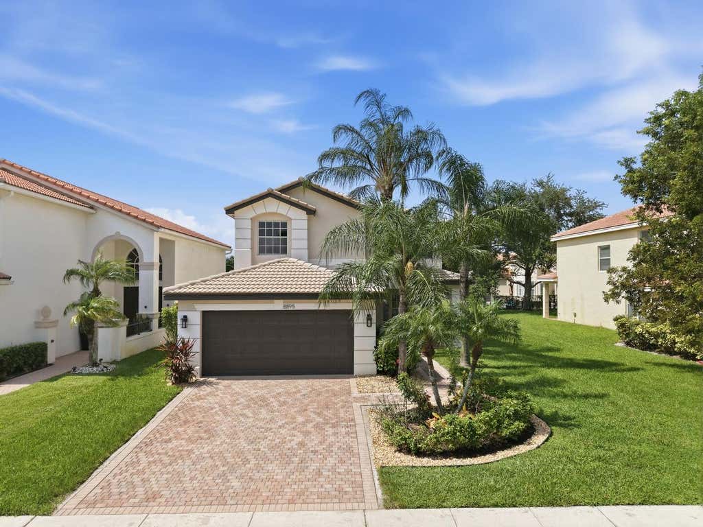 Photo of 8895 CHESTNUT RIDGE Way, Boynton Beach, FL 33473 (MLS # B26055273)