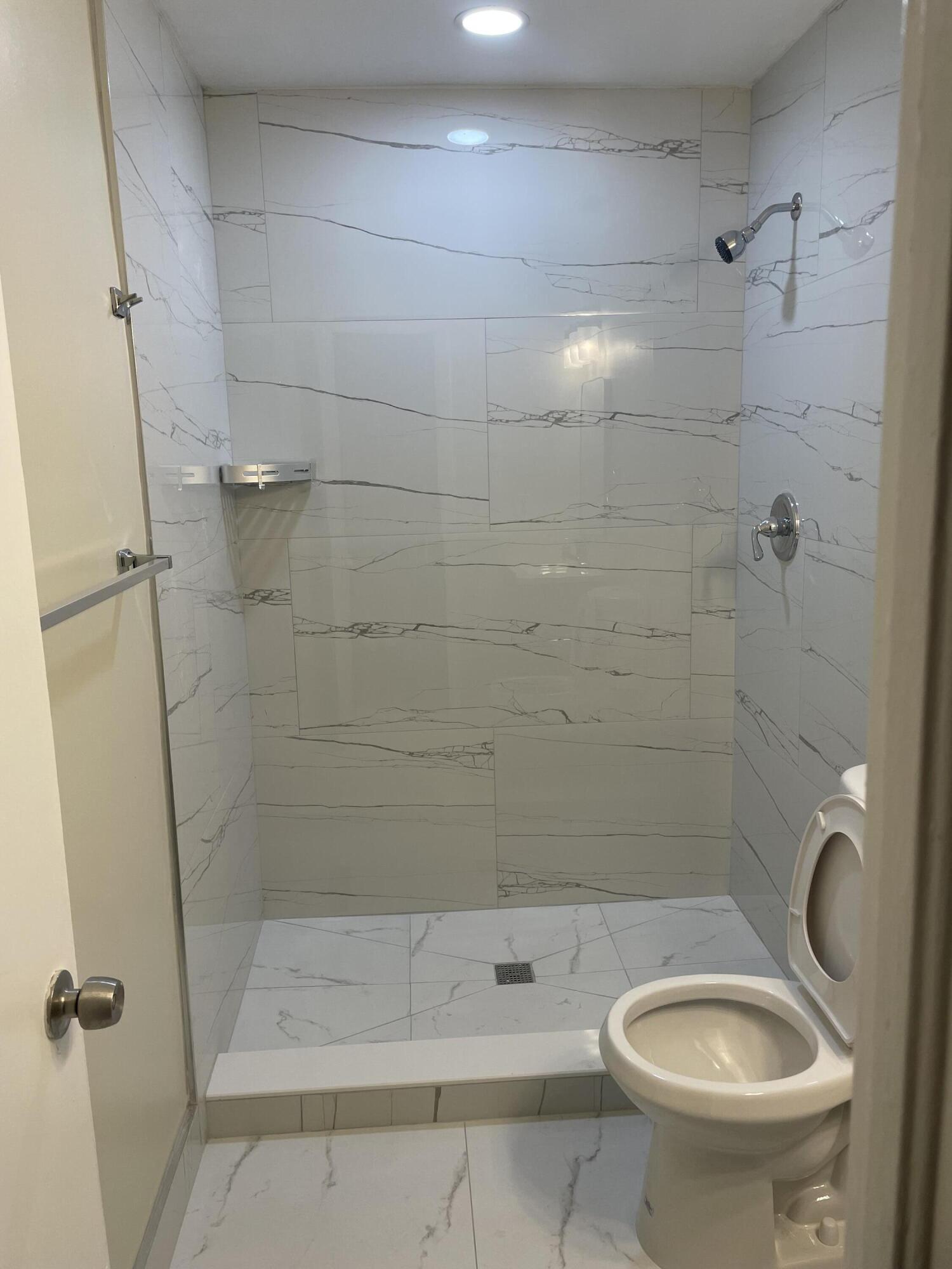 CLOWS - Residential Lease