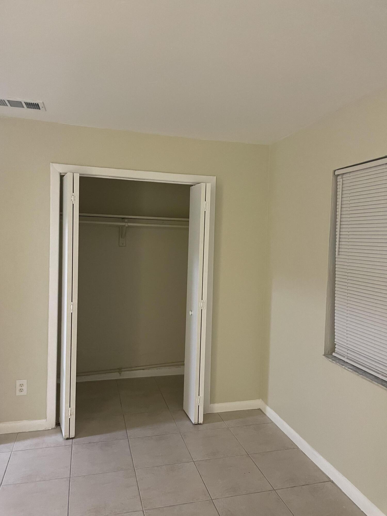 CLOWS - Residential Lease