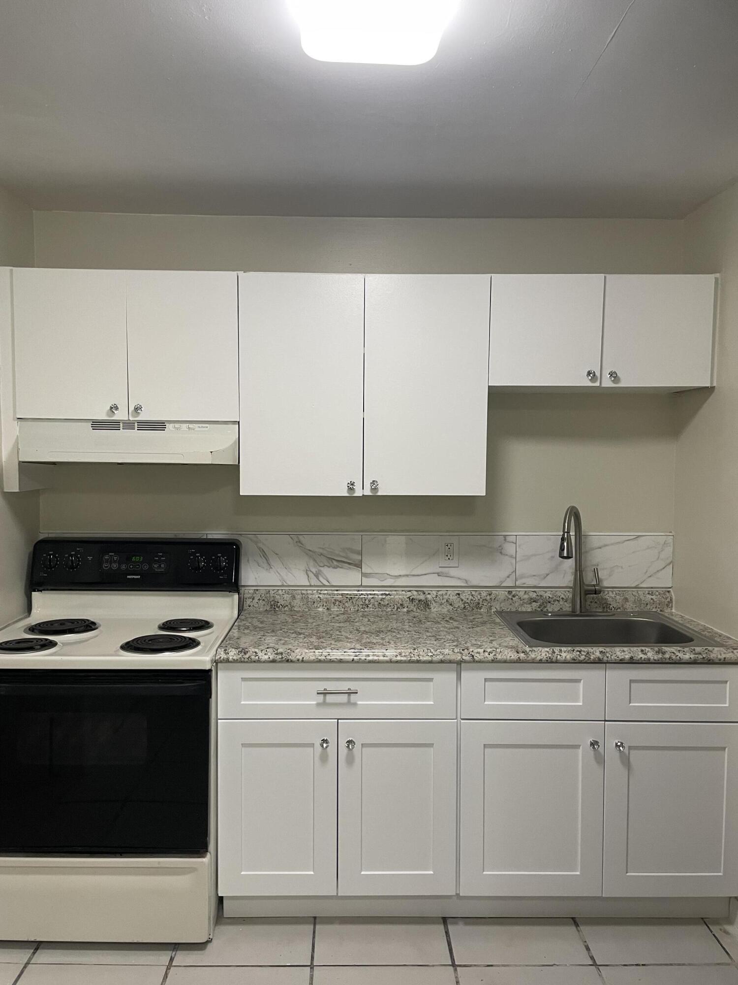CLOWS - Residential Lease