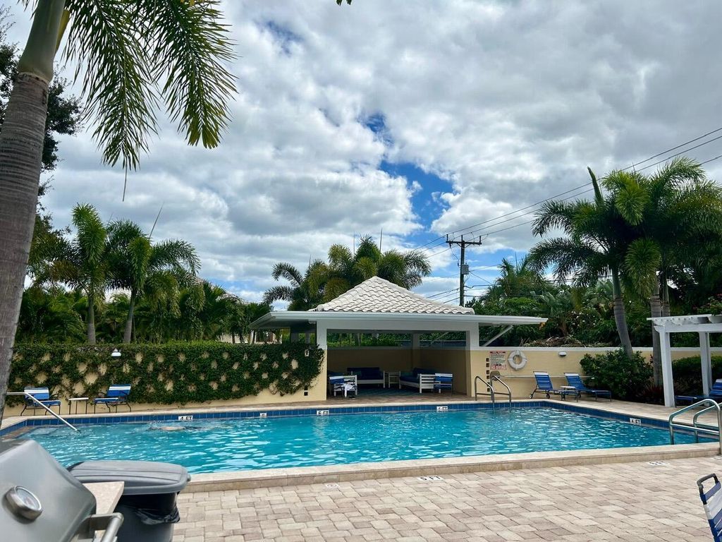 Photo of 1 SE Turtle Creek Drive #B, Jupiter, FL 33469 (MLS # R11140652)