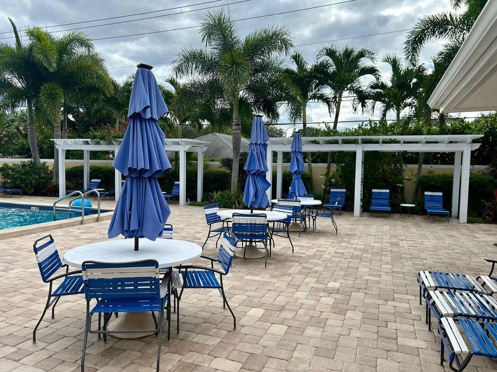 Photo of 1 SE Turtle Creek Drive #B, Jupiter, FL 33469 (MLS # R11140652)