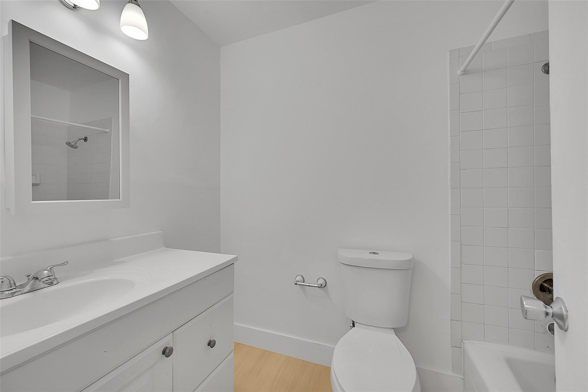 LAKESHORE TOWNHOMES CONDO - Residential