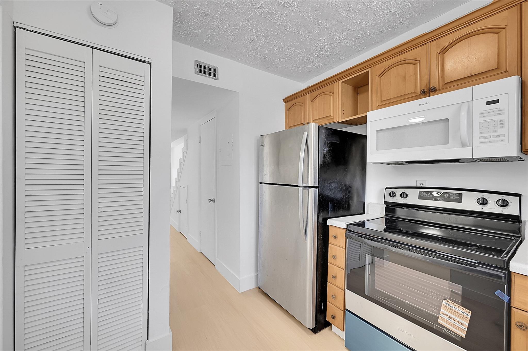 LAKESHORE TOWNHOMES CONDO - Residential