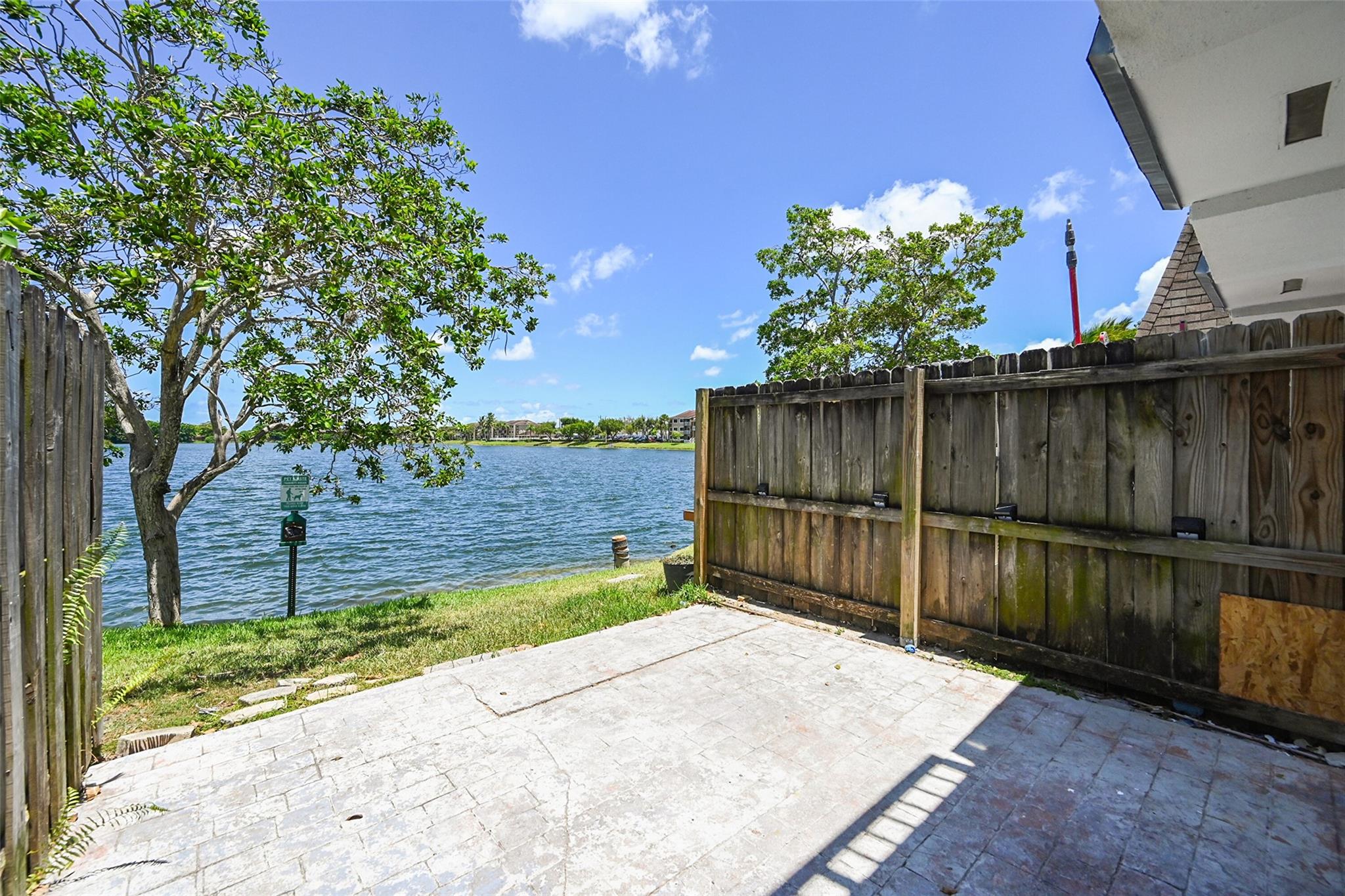 LAKESHORE TOWNHOMES CONDO - Residential