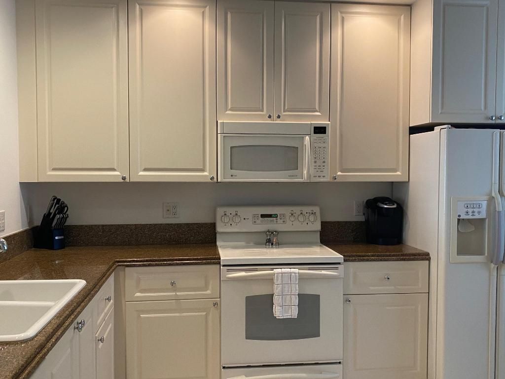 Photo of 7 Harbour Isle Drive E #305, Fort Pierce, FL 34949 (MLS # R10973679)