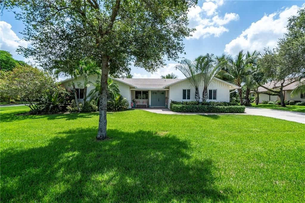 Photo of 11894 Oakleaf Dr, Davie, FL 33330 (MLS # F10299987)