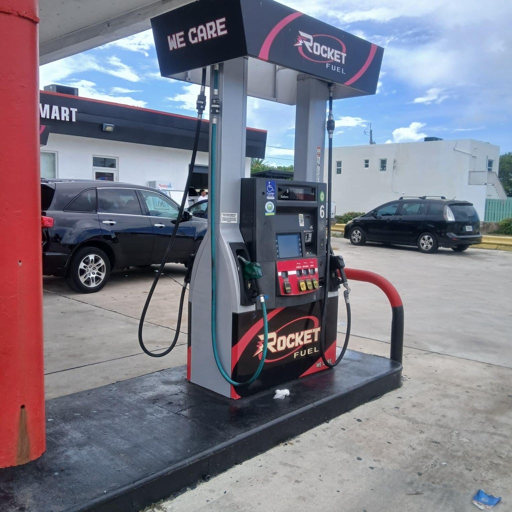 Photo of 1040 S Federal Highway, Dania Beach, FL 33004 (MLS # B26082319)