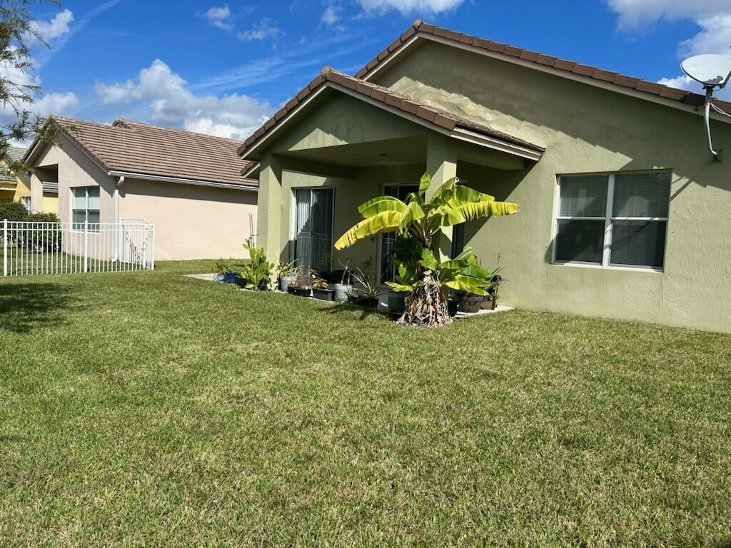 Photo of 9981 SW Glenbrook Drive, Port Saint Lucie, FL 34987 (MLS # R10963569)