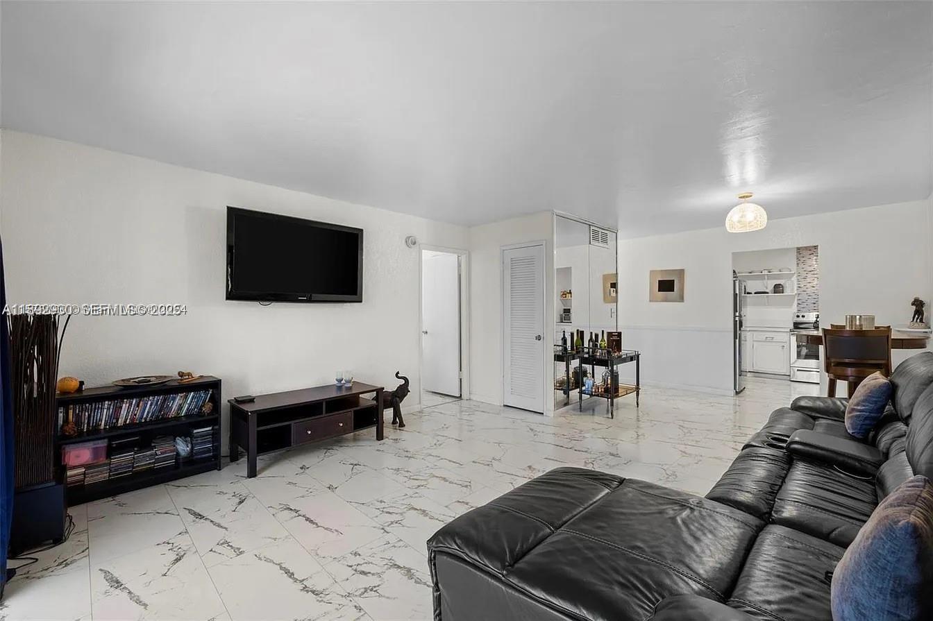 MAJESTIC GARDENS CONDOMINIUM - Residential