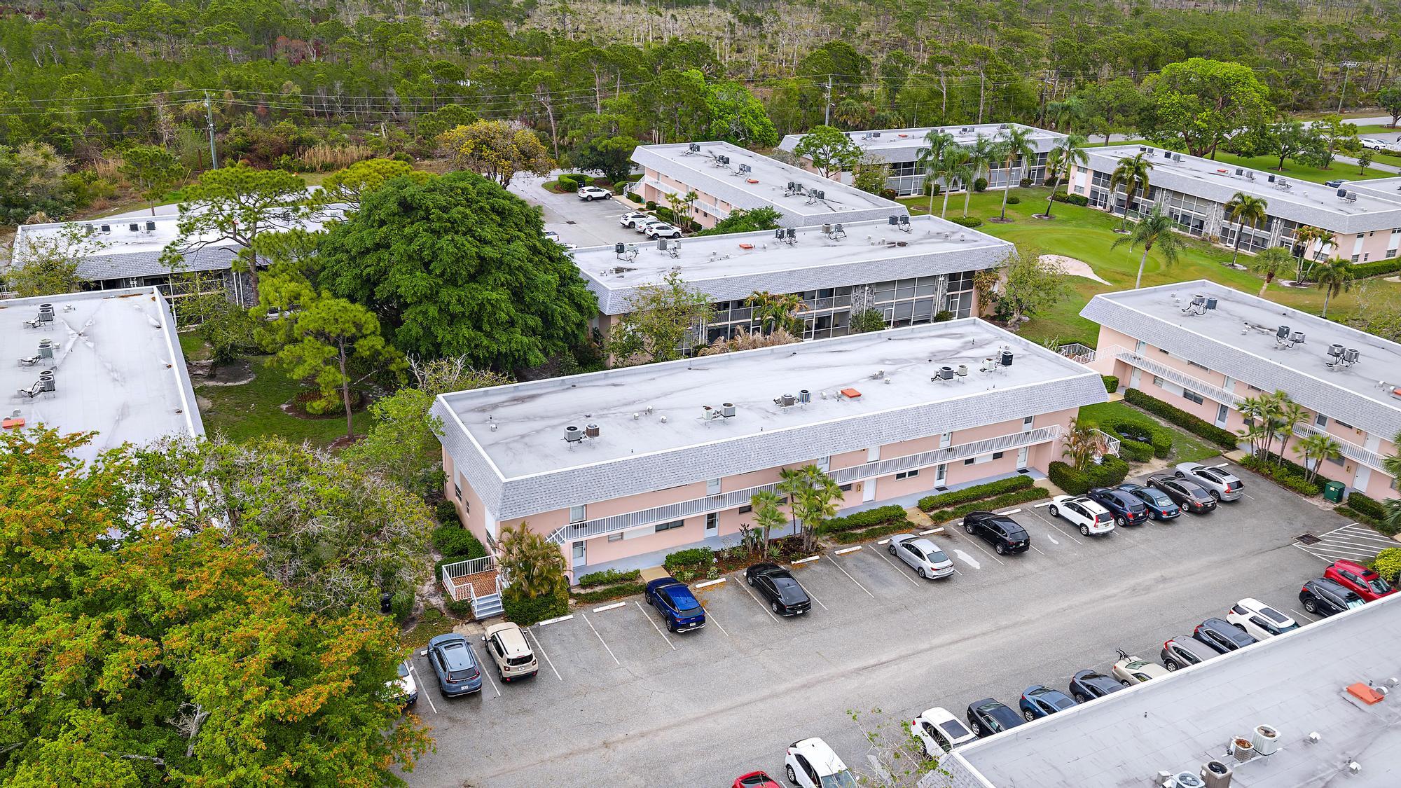 THE LITTLE CLUB CONDO - Residential