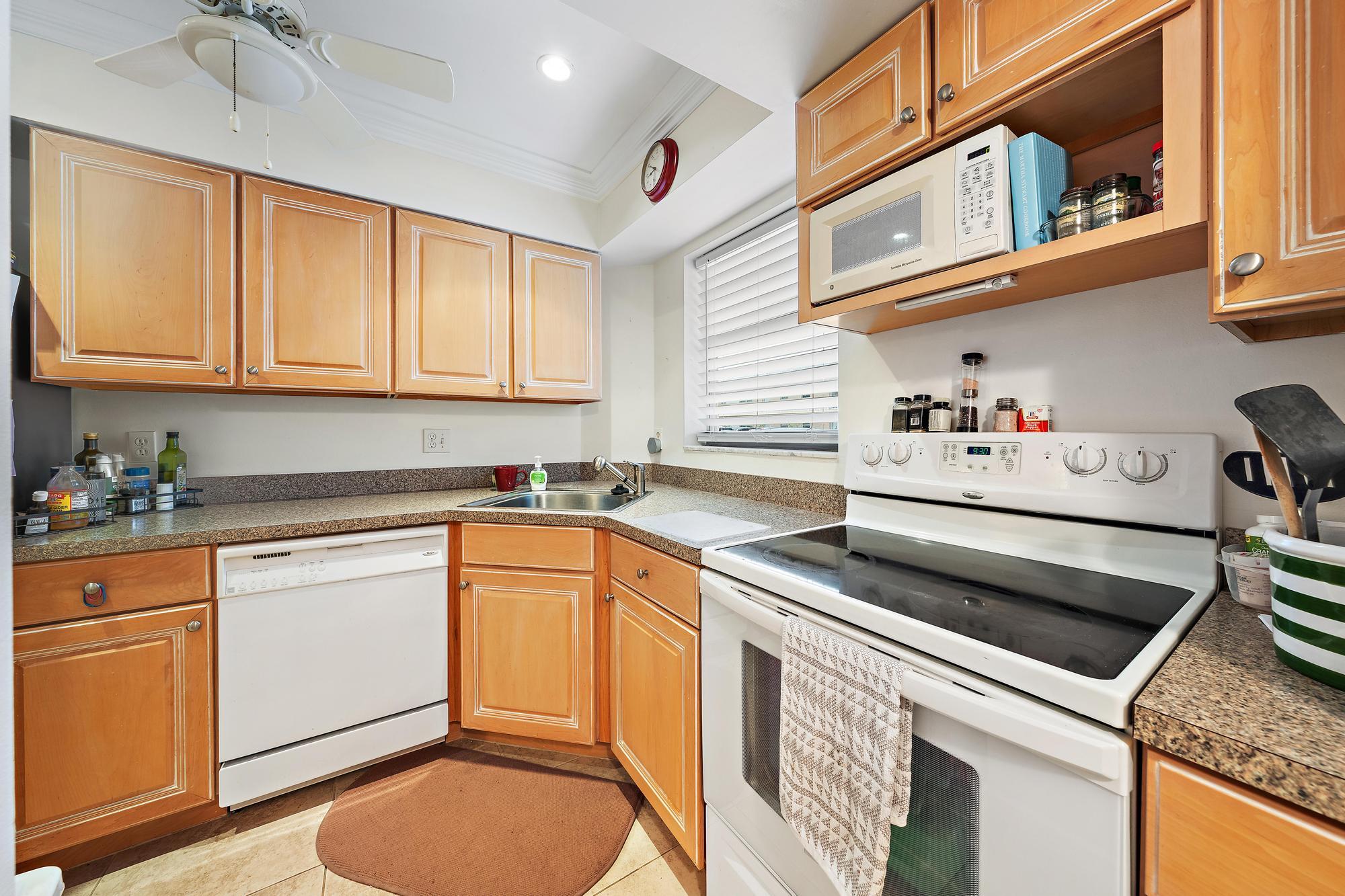 THE LITTLE CLUB CONDO - Residential