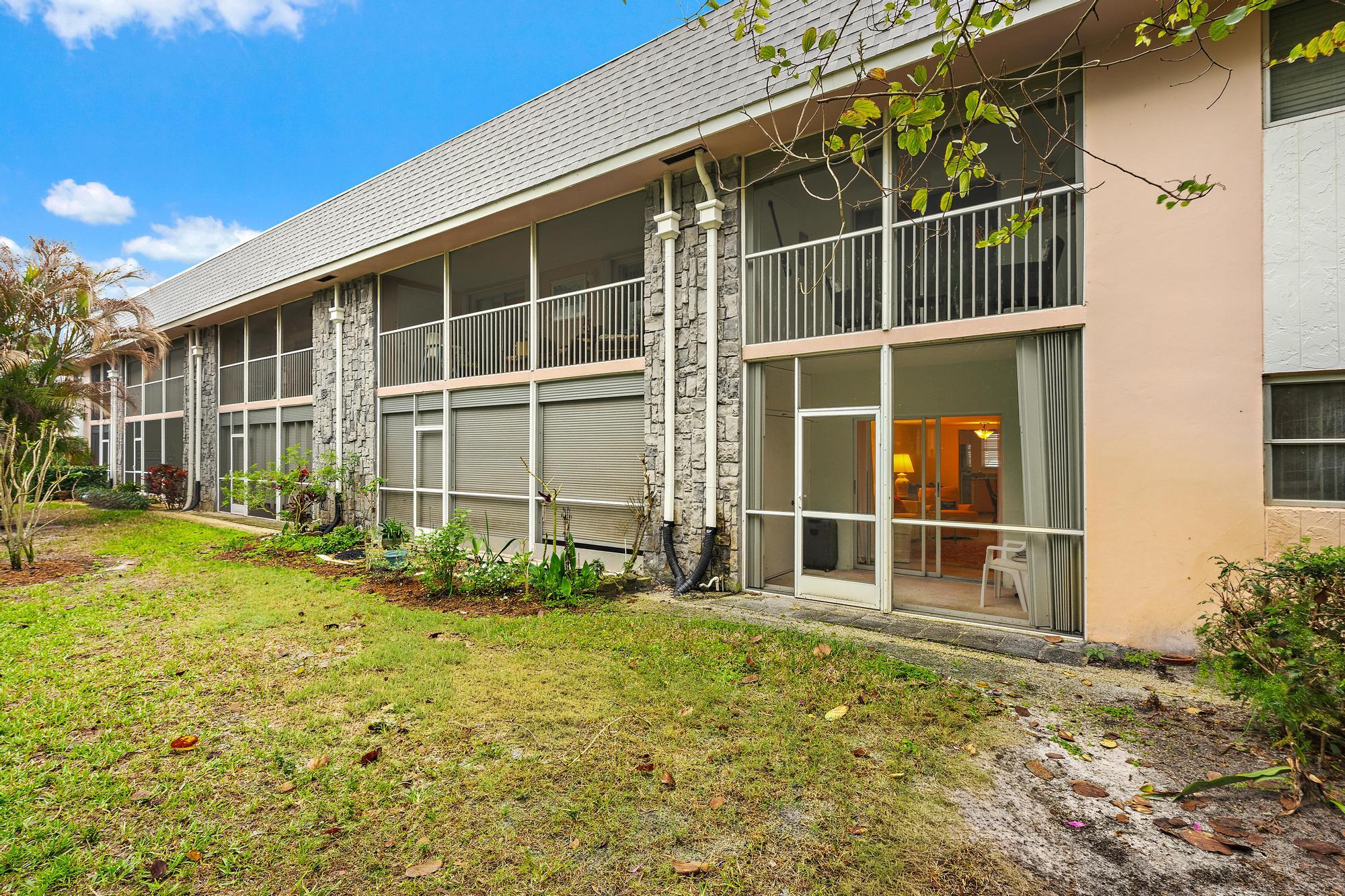 THE LITTLE CLUB CONDO - Residential