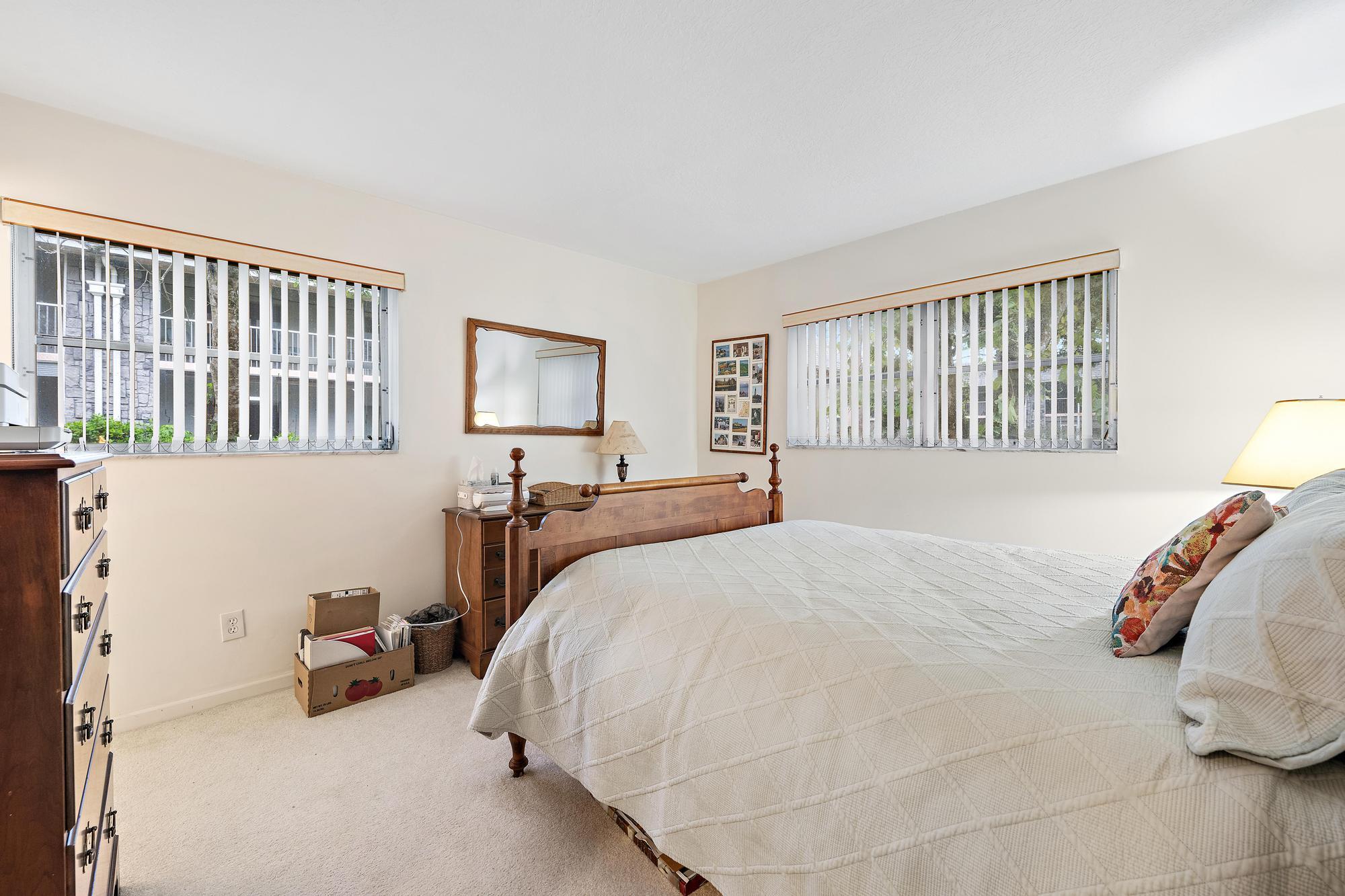 THE LITTLE CLUB CONDO - Residential