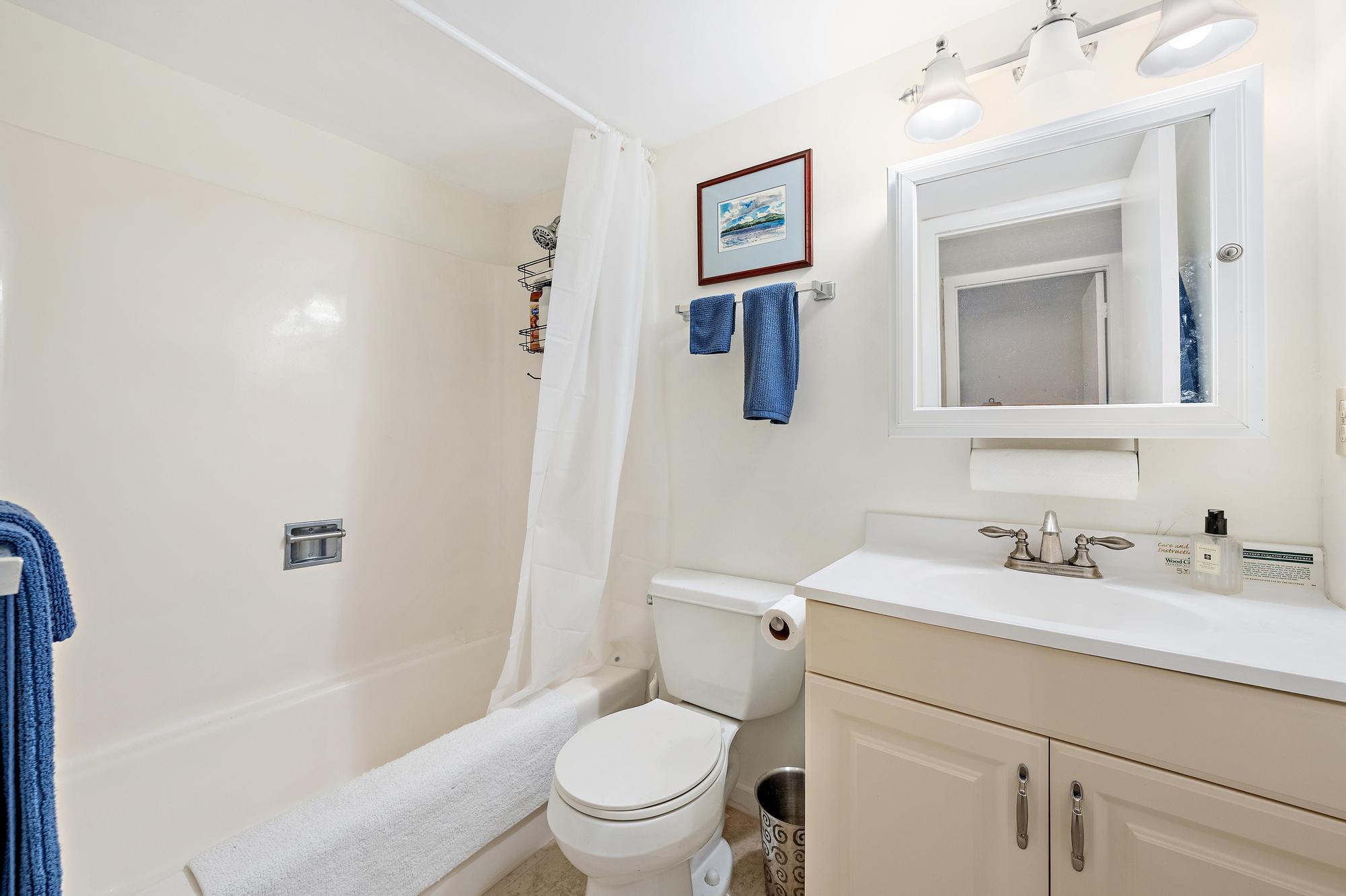 THE LITTLE CLUB CONDO - Residential