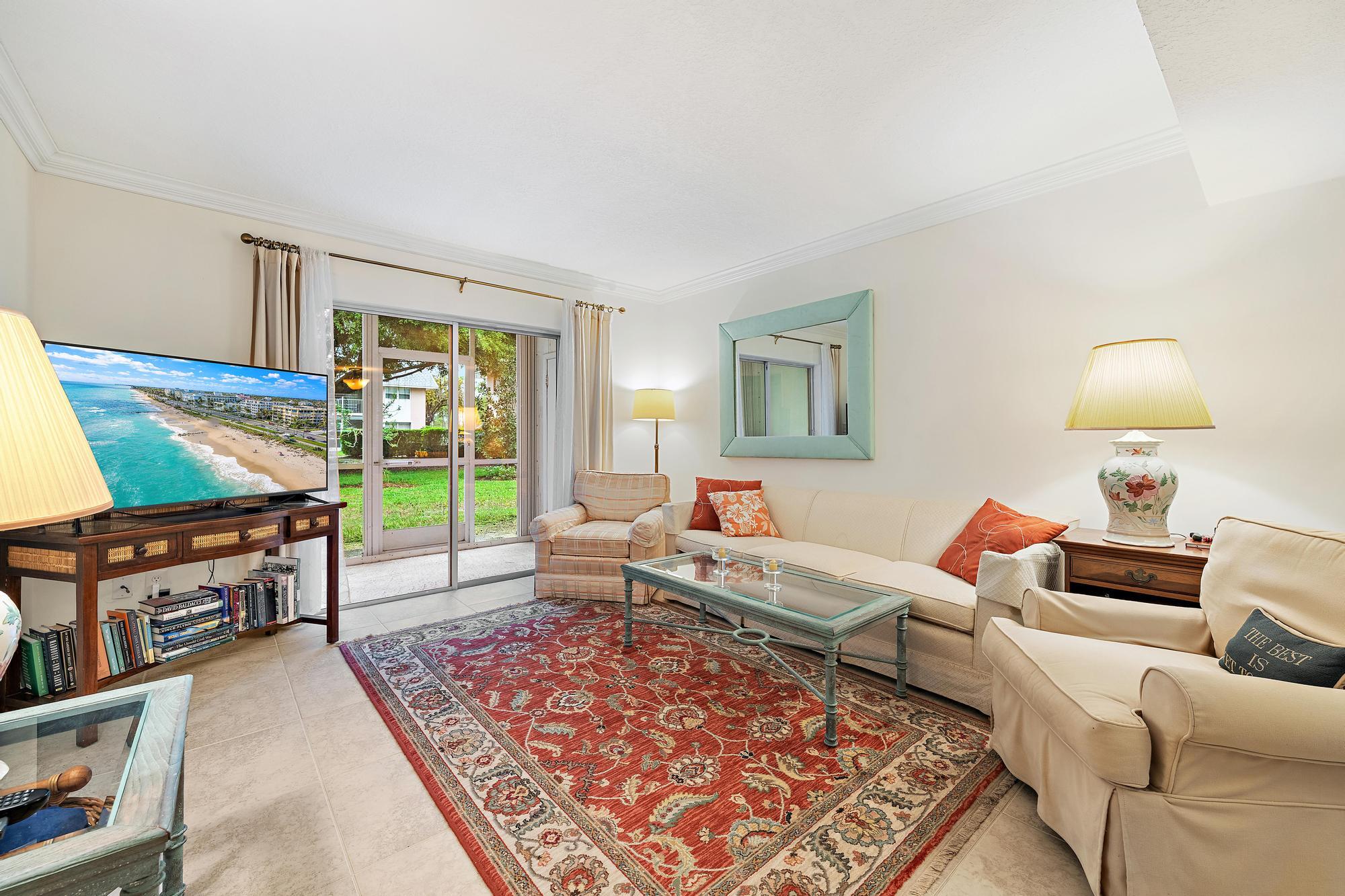 THE LITTLE CLUB CONDO - Residential